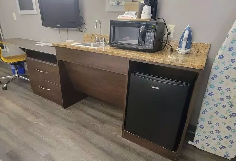 Microtel Inn & Suites By Wyndham Bluffs