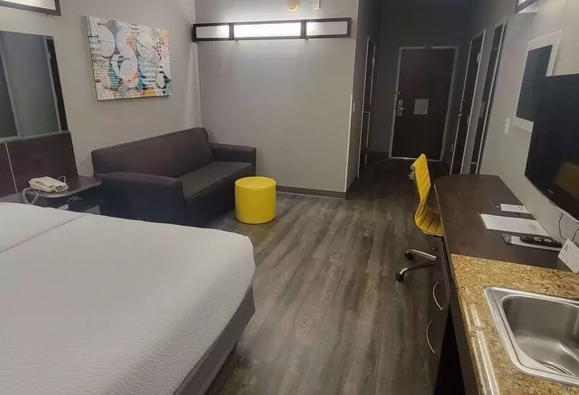 Microtel Inn & Suites By Wyndham Bluffs