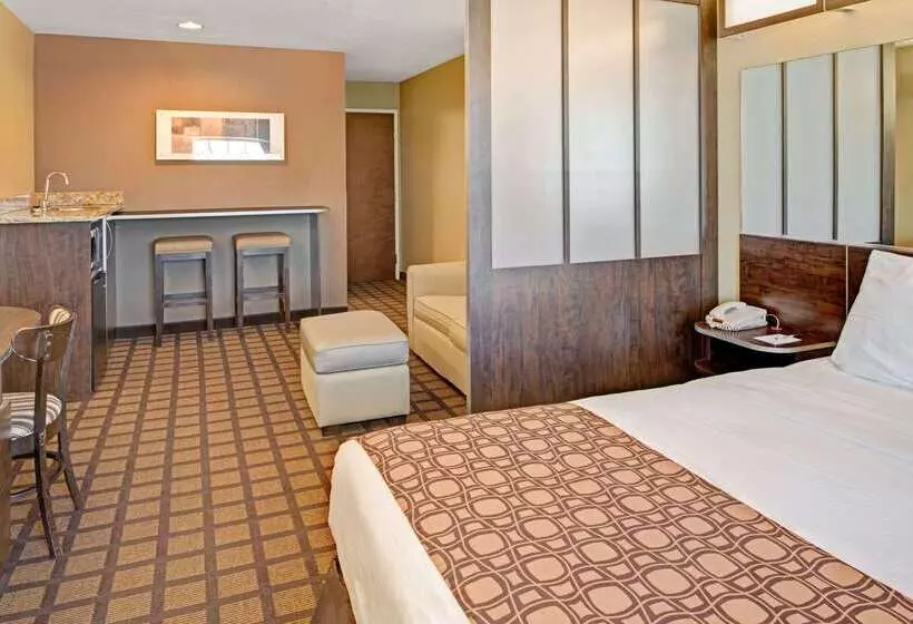 Microtel Inn & Suites By Wyndham Bluffs