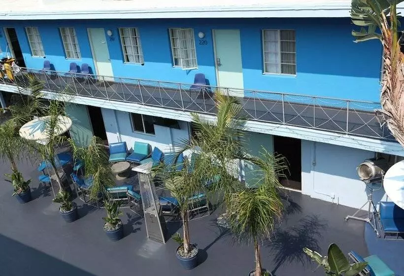 Banana Bungalow Hollywood Hotel & Hostel