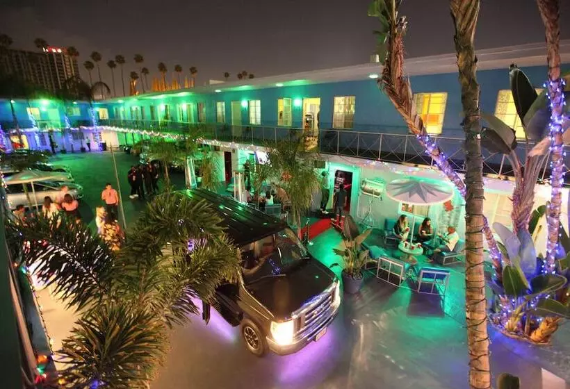 Banana Bungalow Hollywood Hotel & Hostel