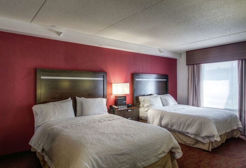 Hampton Inn & Suites Detroit / Airport   Romulus