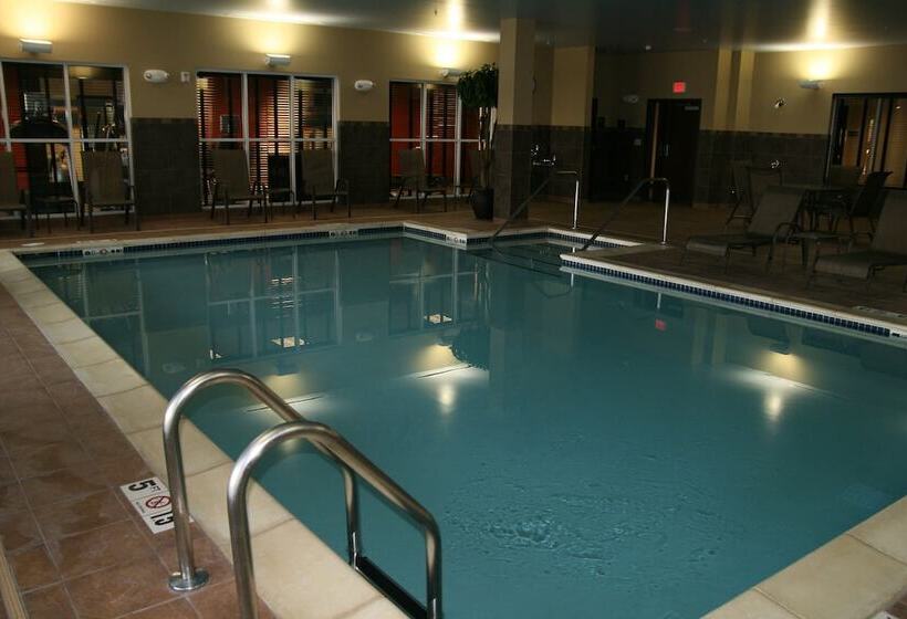 Hampton Inn & Suites Detroit / Airport   Romulus