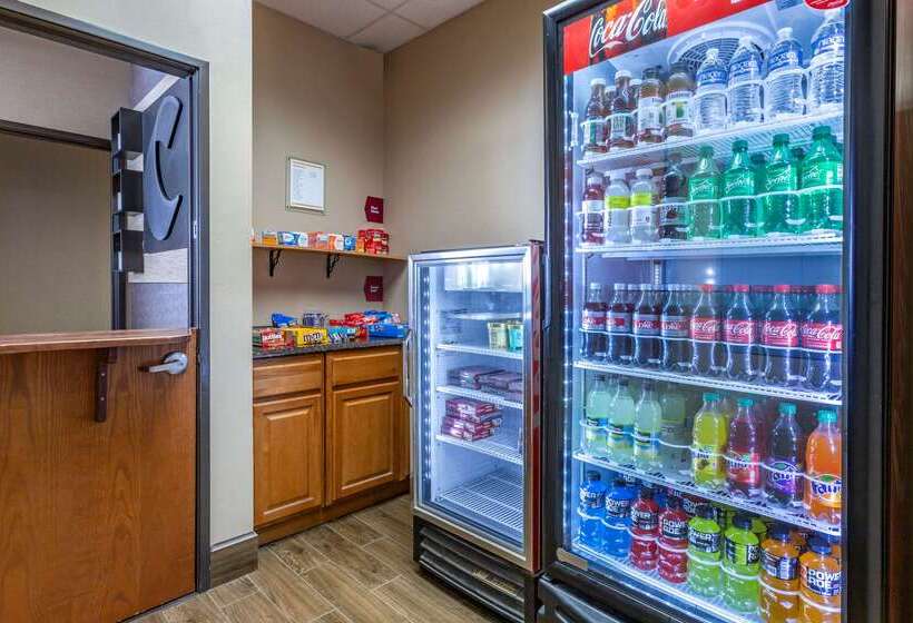 Отель Comfort Suites