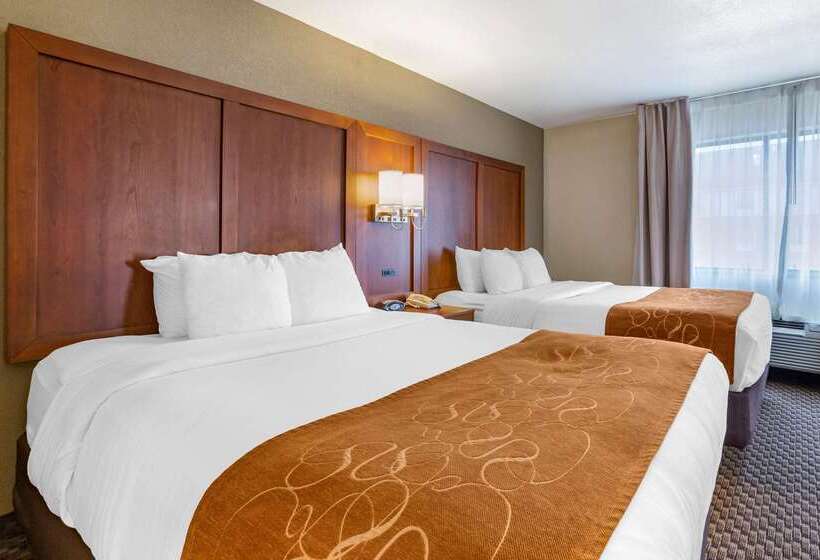 Отель Comfort Suites