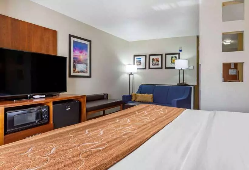 호텔 Comfort Suites