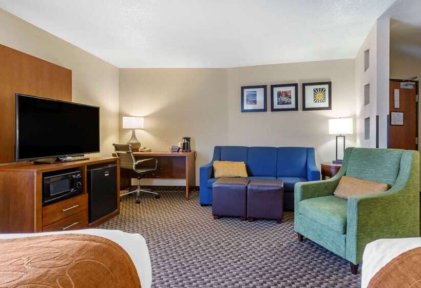 Отель Comfort Suites