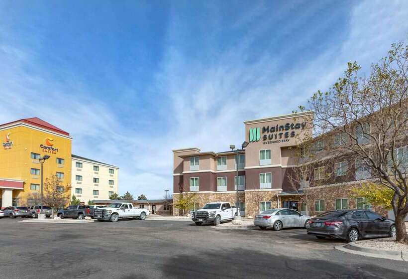 Отель Comfort Suites