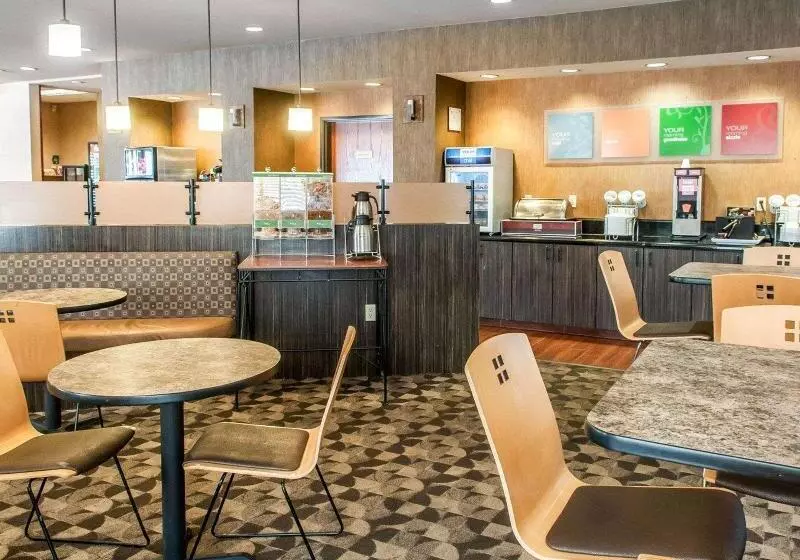 호텔 Comfort Suites