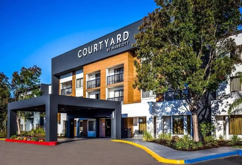 בית מלון כפרי Courtyard By Marriott Livermore