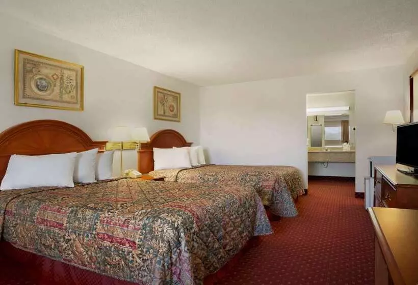 호텔 Days Inn By Wyndham Huntington