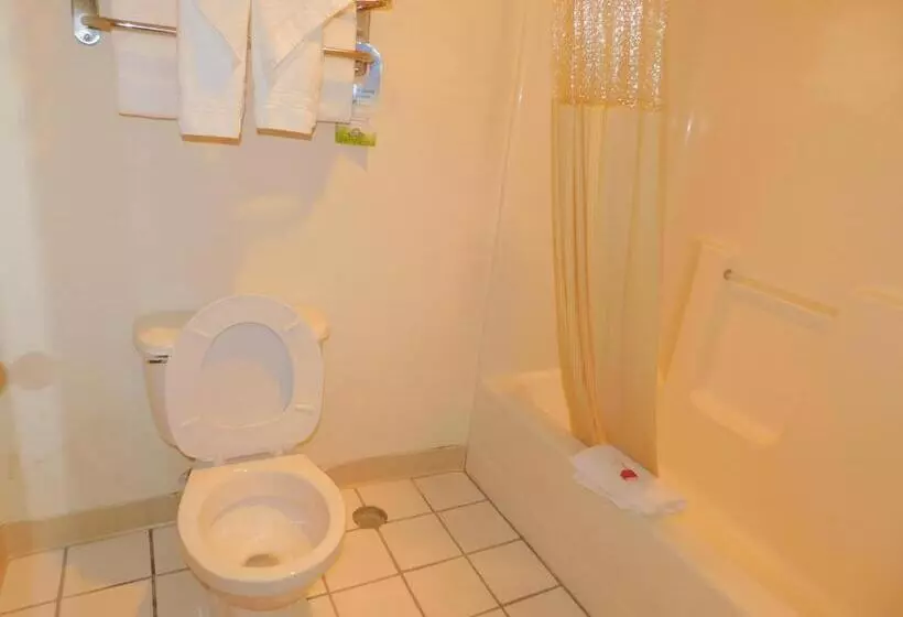 호텔 Days Inn By Wyndham Huntington