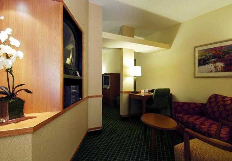 Отель Fairfield Inn & Suites By Marriott Atlanta Stonecrest