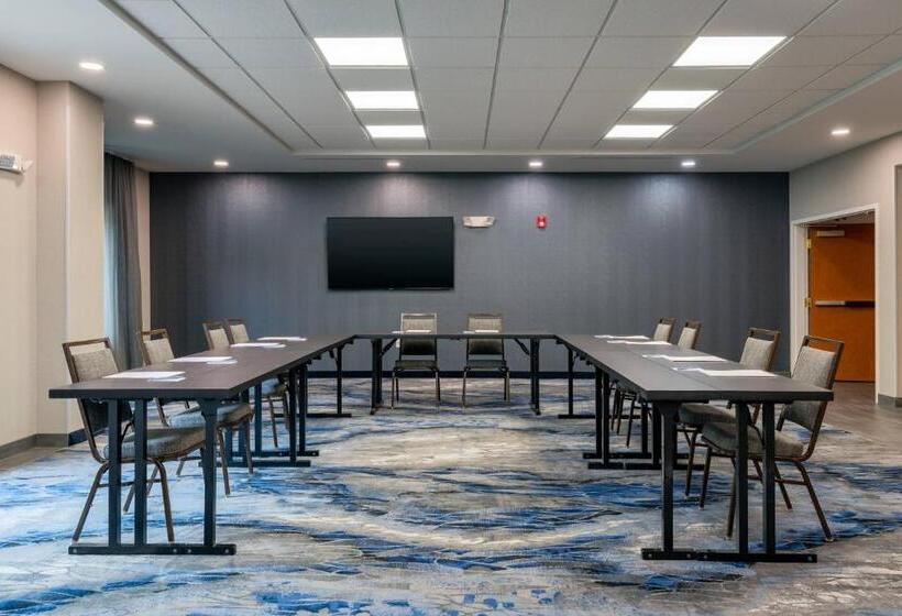 Отель Fairfield Inn & Suites By Marriott Atlanta Stonecrest