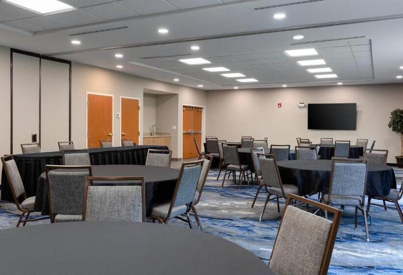 Отель Fairfield Inn & Suites By Marriott Atlanta Stonecrest