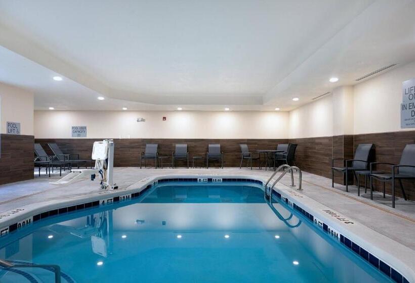 Отель Fairfield Inn & Suites By Marriott Atlanta Stonecrest