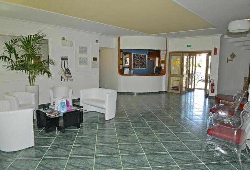 Grand Hotel La Playa