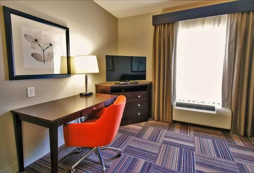 Отель Hampton Inn & Suites By Hilton Flowery Branch Lake Lanier