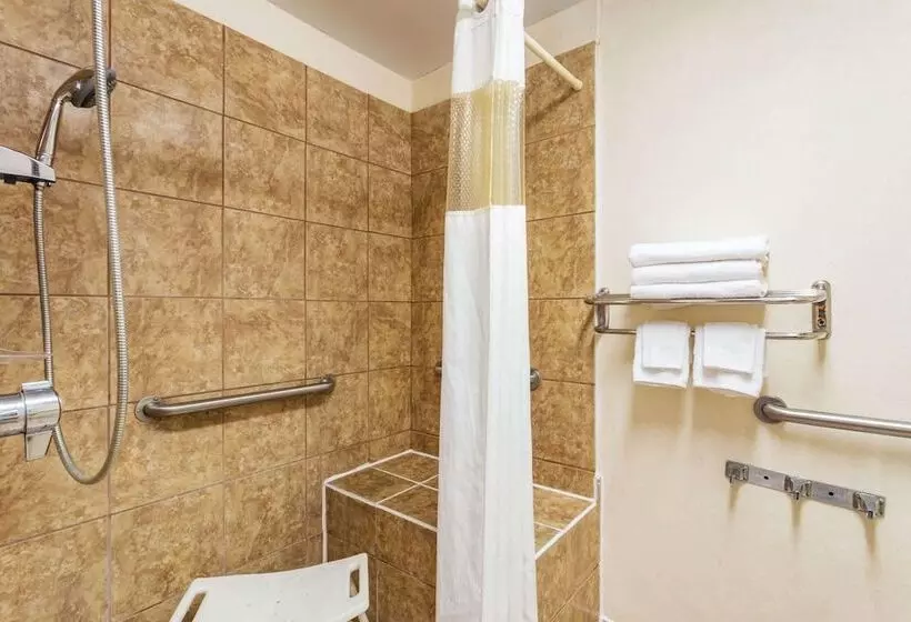 酒店 Howard Johnson By Wyndham Lake City