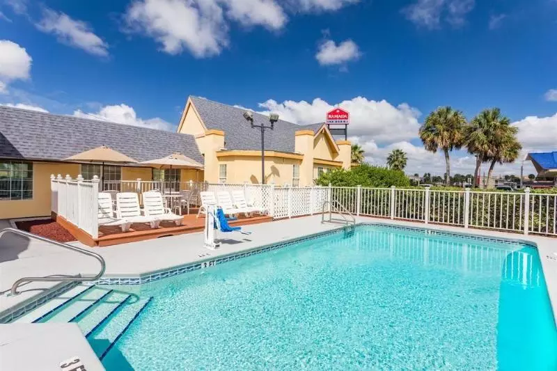 酒店 Howard Johnson By Wyndham Lake City