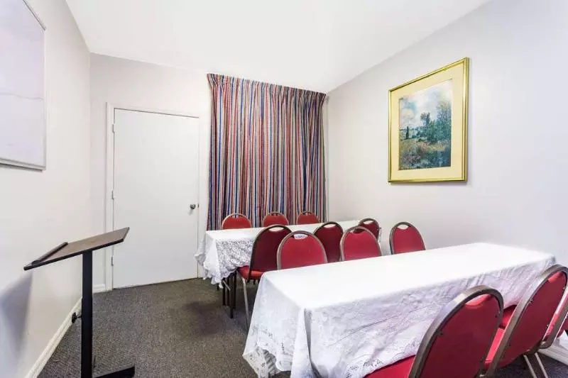 酒店 Howard Johnson By Wyndham Lake City