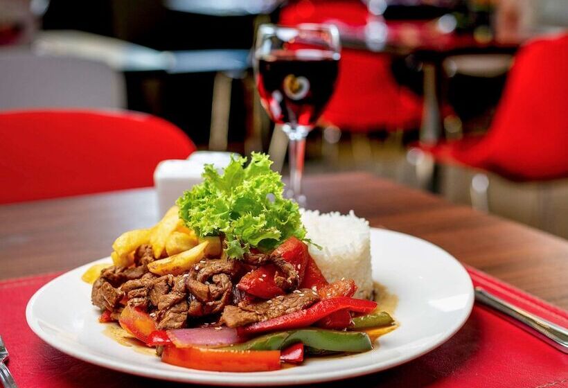 فندق Ibis Santiago Estacion Central