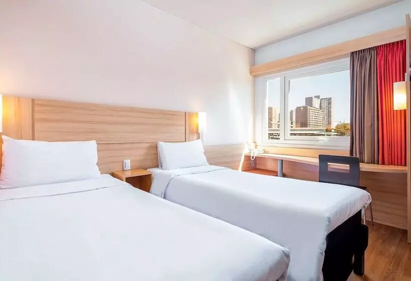 Hotel Ibis Santiago Estacion Central