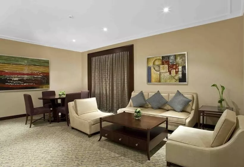 호텔 Kharkiv Palace