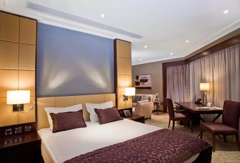 호텔 Kharkiv Palace