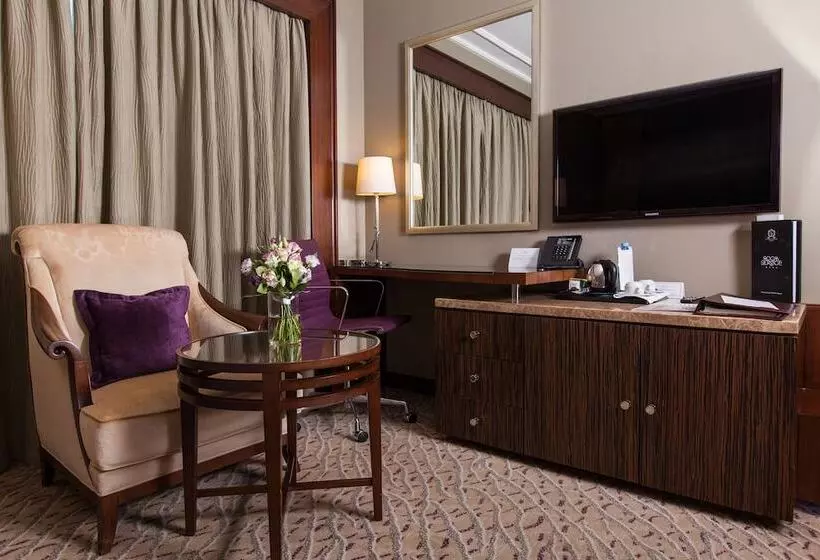 호텔 Kharkiv Palace