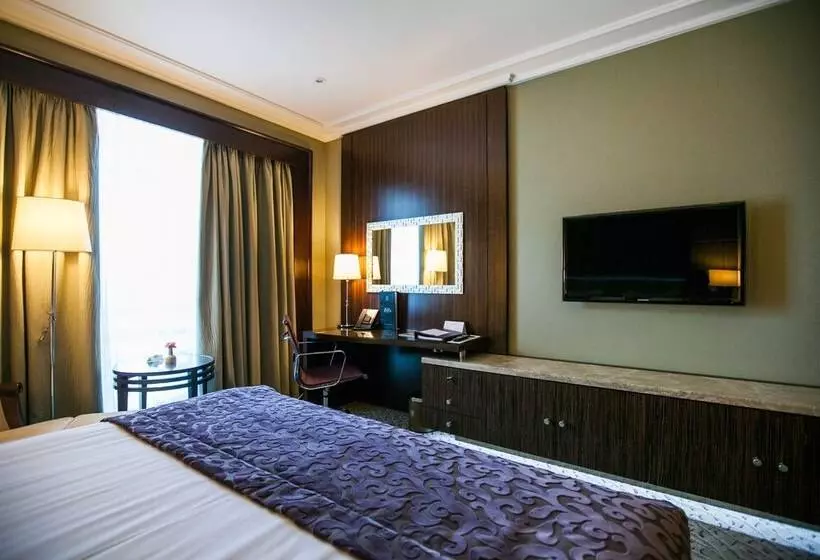 호텔 Kharkiv Palace