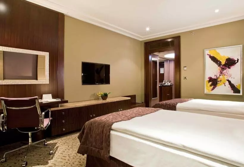 호텔 Kharkiv Palace