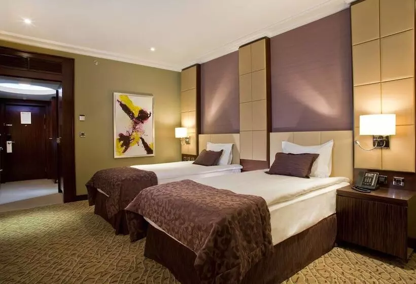 호텔 Kharkiv Palace