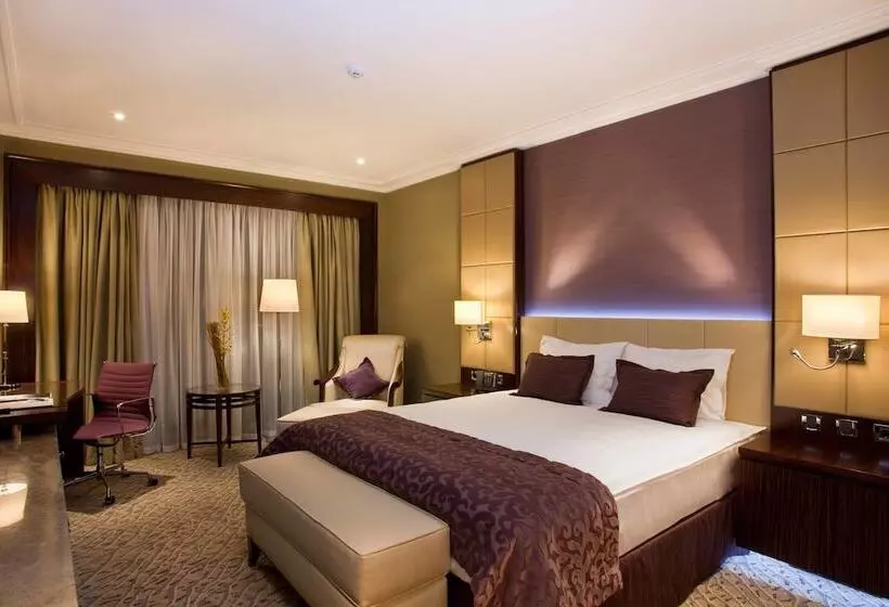 호텔 Kharkiv Palace