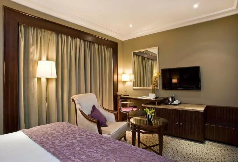 호텔 Kharkiv Palace