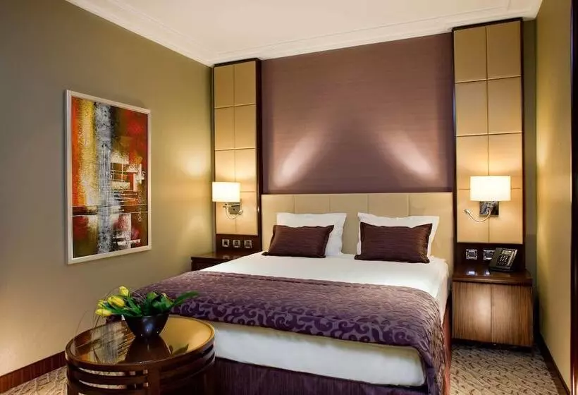 호텔 Kharkiv Palace