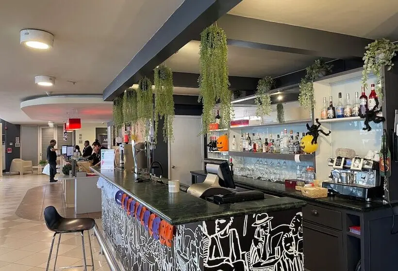 هتل Nobile Inn Santiago