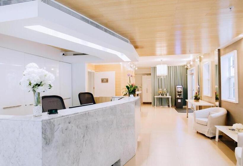 هتل Ocean Reef Suites