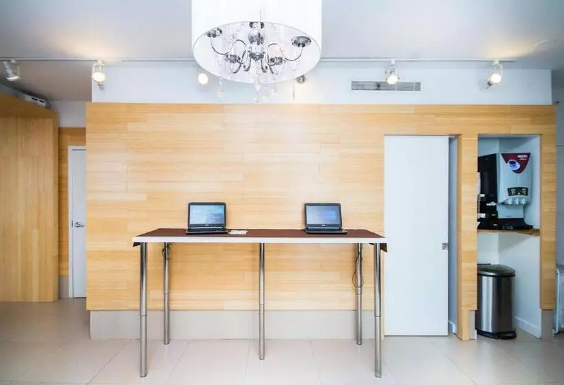 호텔 Ocean Reef Suites