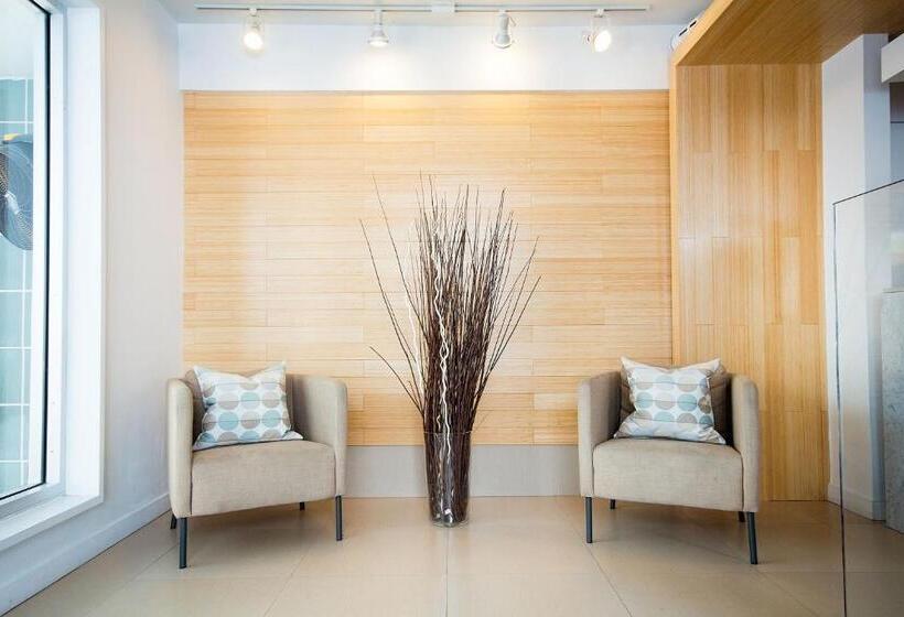 هتل Ocean Reef Suites