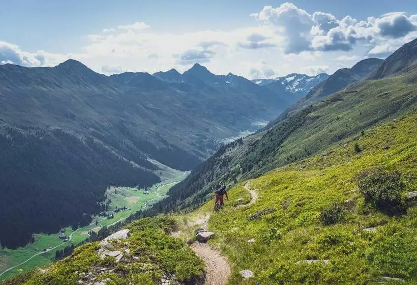 Ochsen 2 By Mountain Hotels