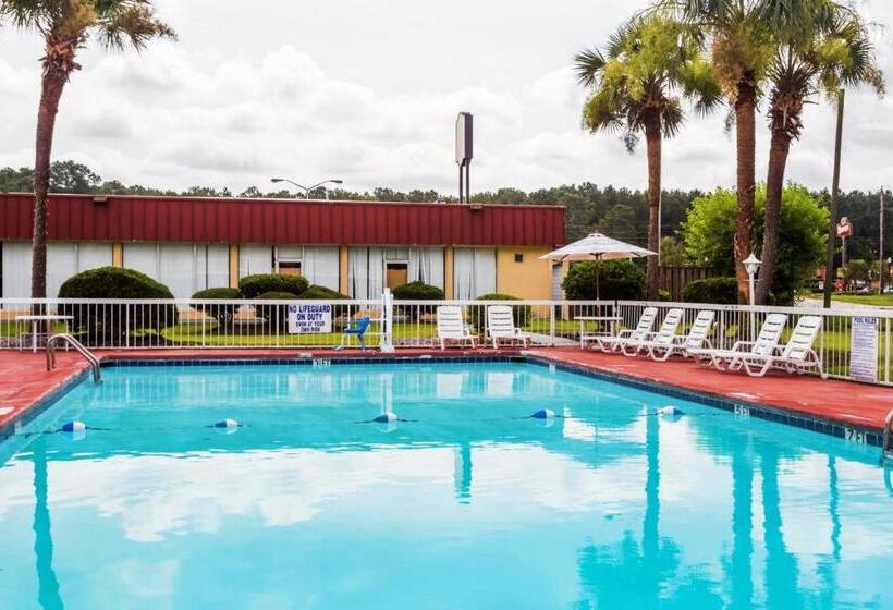 בית מלון כפרי Super 8 By Wyndham Hardeeville