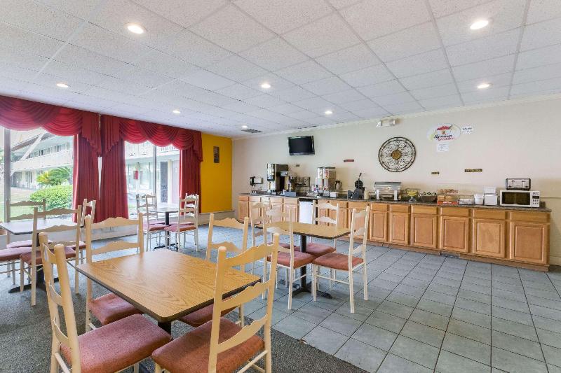 בית מלון כפרי Super 8 By Wyndham Hardeeville