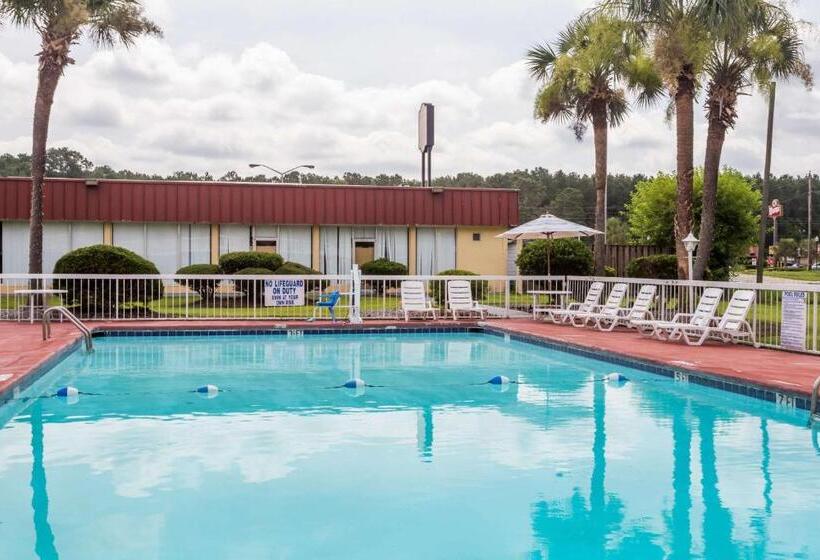 בית מלון כפרי Super 8 By Wyndham Hardeeville