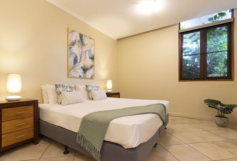 Отель The Mediterranean Port Douglas