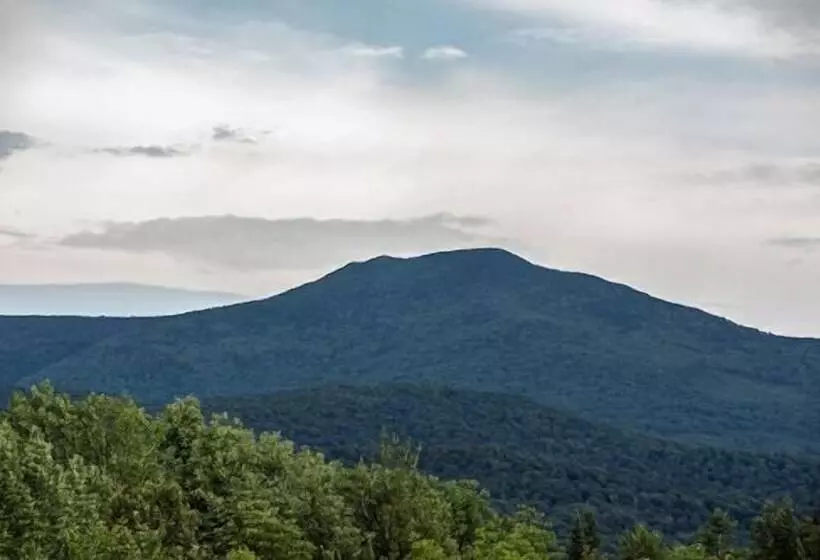 酒店 The Vermont Inn