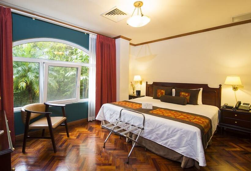 Apartotel & Suites Villas Del Rio