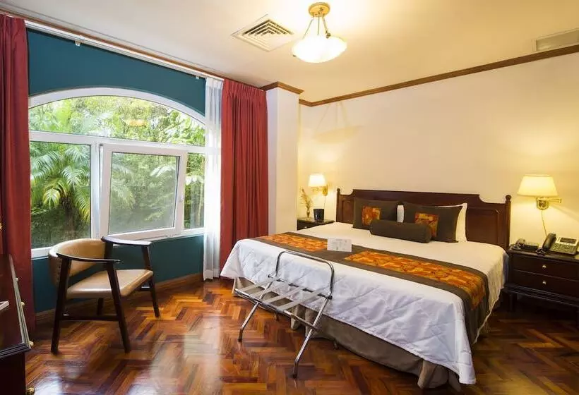 Apartotel & Suites Villas Del Rio