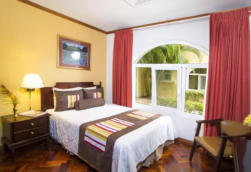 Apartotel & Suites Villas Del Rio