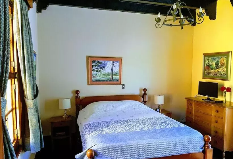 Casa Carmel Bed & Breakfast
